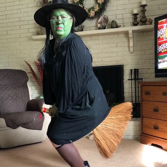 Meet your Posher, Sheila - Picture 2 of 7